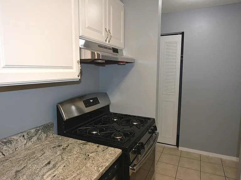40 Shrewsbury Green Dr #C — Photo 6