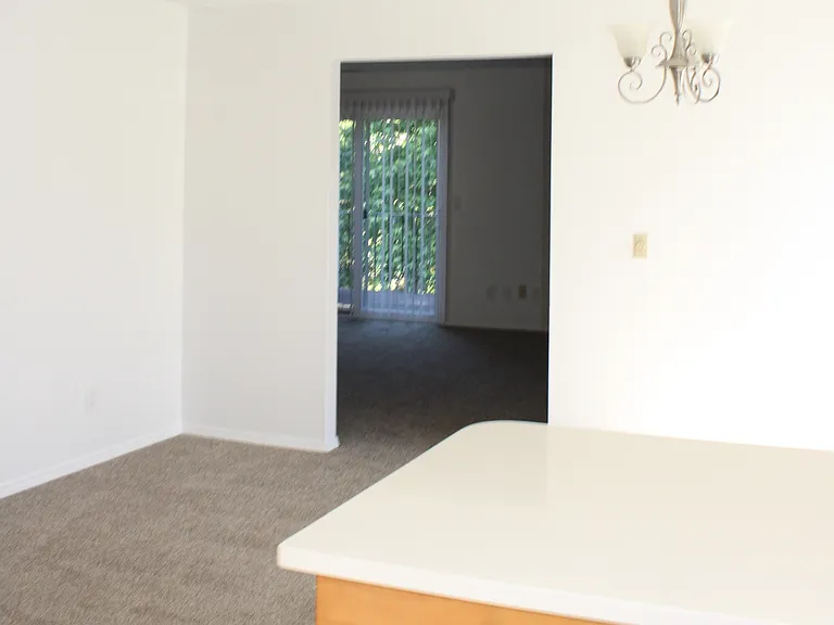 12315-12317 NE Fremont St — Photo 50