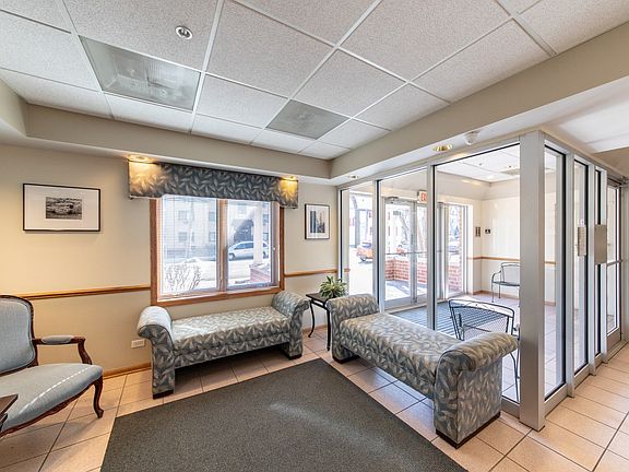 3rd image of 1600 E Thacker St APT 301