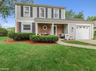 20 S Windsor Pl, Mundelein, IL 60060