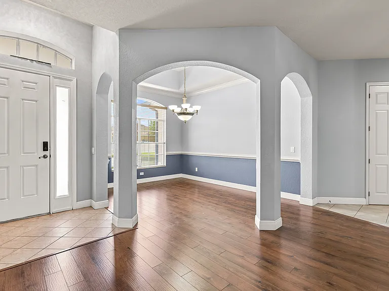 2869 Paige Dr — Photo 2