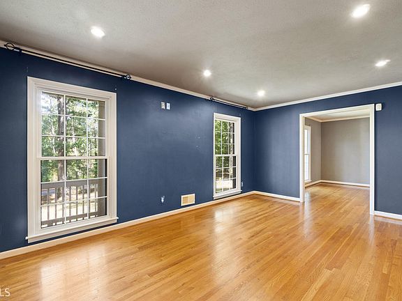 3rd image of 2917 Jodeco Dr
