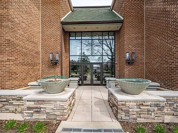 2nd image of 4 Oak Brook Club Dr APT G205