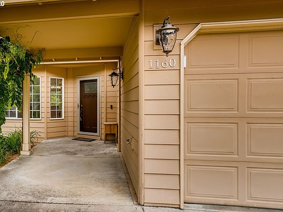 3rd image of 1160 NE Greenway Dr