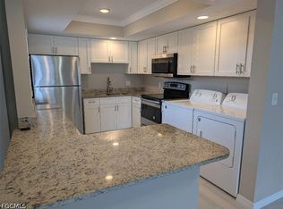 3715 SE 9th Pl APT 9, Cape Coral, FL 33904