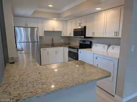 3715 SE 9th Pl, Cape Coral, FL