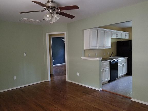 4th image of 843 W Moore Ave