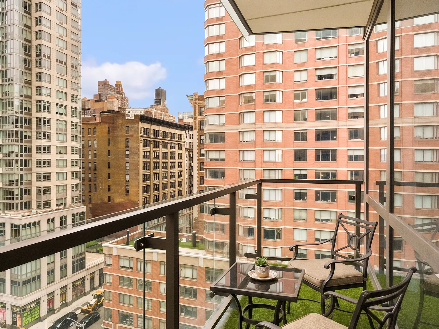 101 West 24th Street — Photo 3