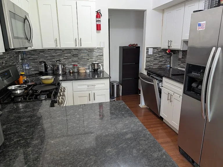 1207 Green Hollow Dr — Photo 2