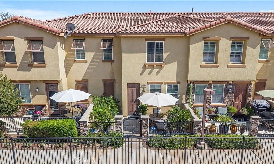 1st image of 8056 Cresta Bella Rd