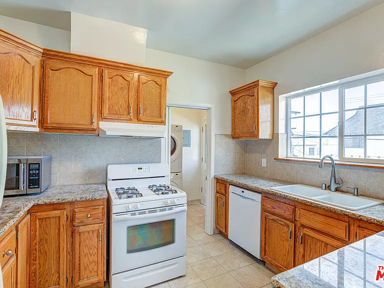 127 N Harper Ave — Photo 8
