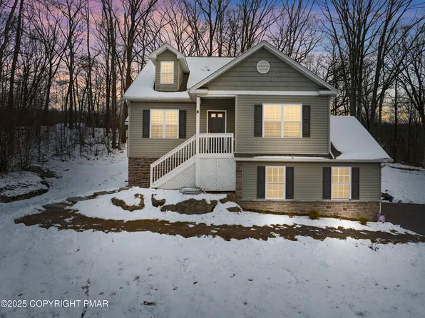 320 Reagan Dr, East Stroudsburg, PA 18301