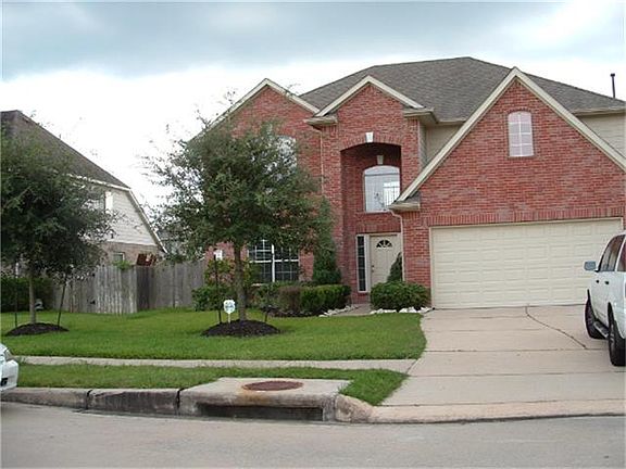 Another view of this great two story house in Autumn Lake