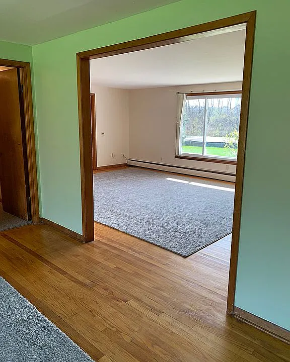 apt 3 dining room