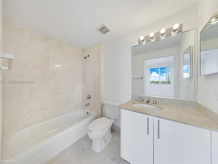 2701 SW 3rd Ave #301 — Photo 5