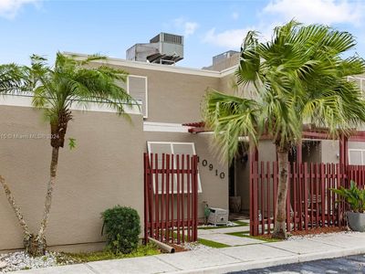 10910 Cedar Ln, Pembroke Pines, FL, 33026