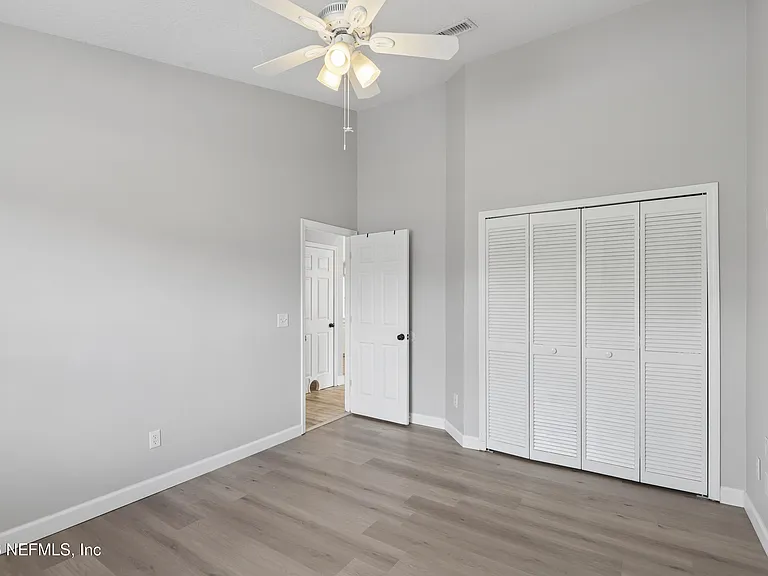 204 Crosstern Ct — Photo 12