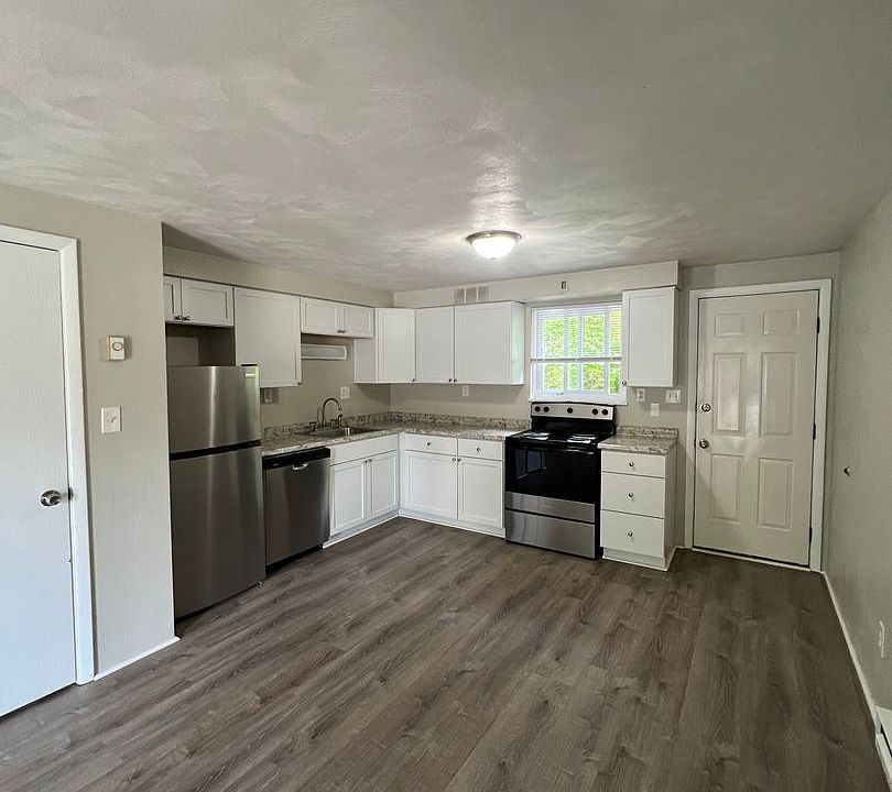 1st image of 101-402 Locust Hill Rd #101