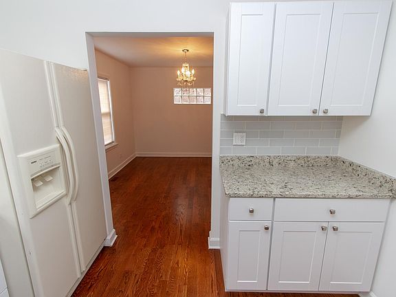 5th image of 10123 S Paxton Ave