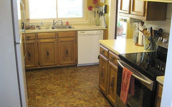 5th image of 4619 Applewood Dr