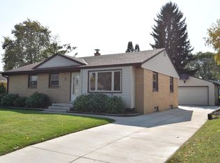 1745 Spruce Ct, South Milwaukee, WI 53172