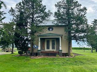 1031 210th St, Nichols, IA 52766