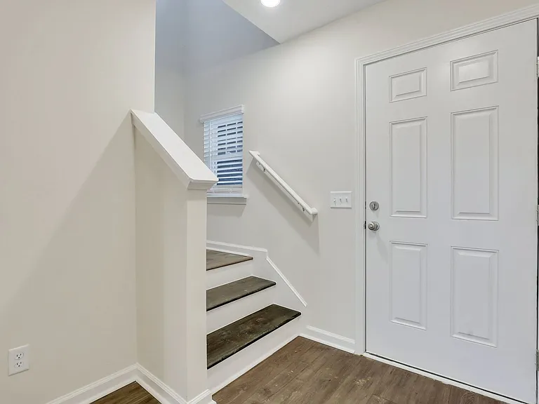 103 Pearson Ln — Photo 4