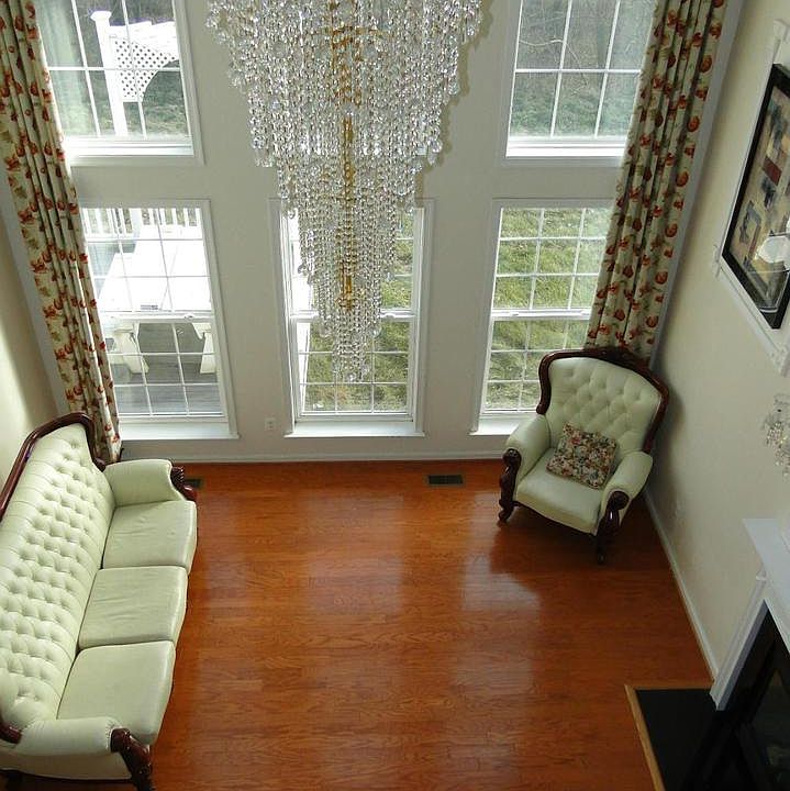 1st image of 213 Oak Valley Dr