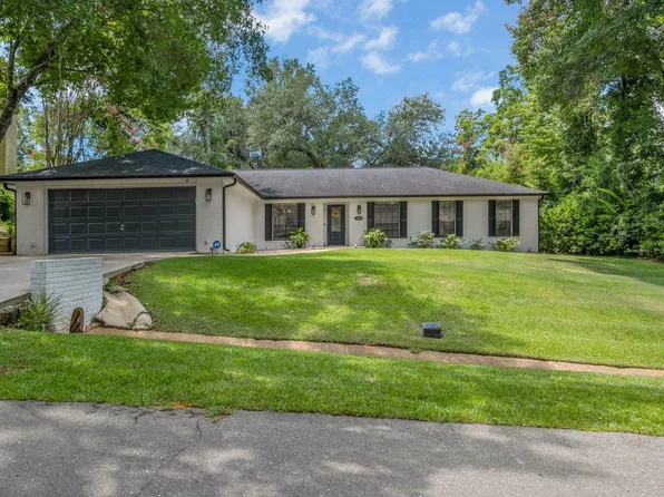 4483 Foxcroft Dr, Tallahassee, FL 32309