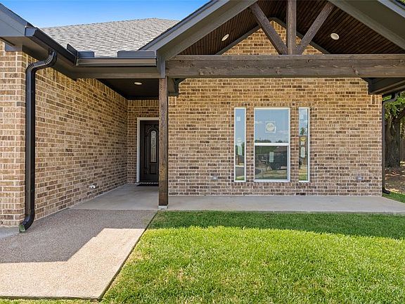 2nd image of 2209 Autumn Wood Dr