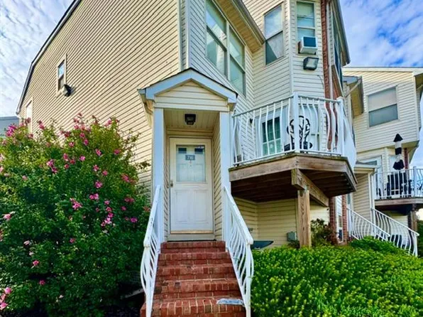 716 Harbortown Blvd, Perth Amboy, NJ 08861
