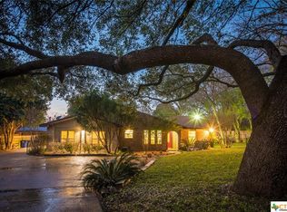 1251 River Acres Dr, New Braunfels, TX 78130