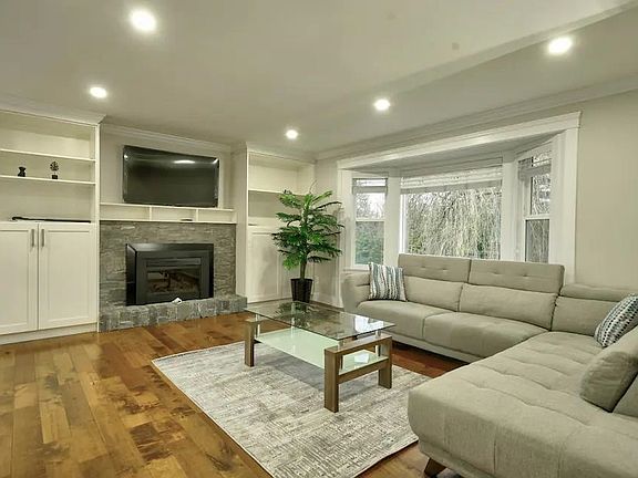 2nd image of 18369 21a Ave