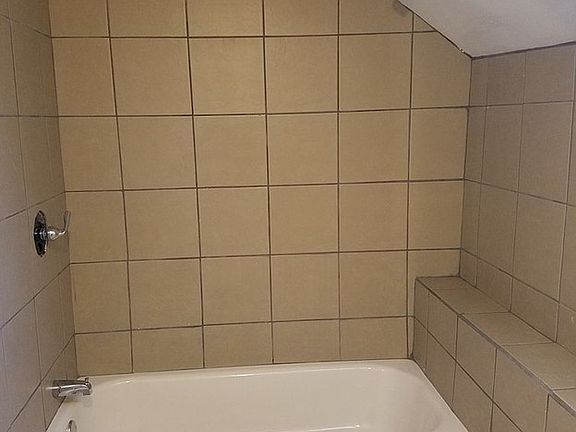5th image of 116 S Martin Ave #3