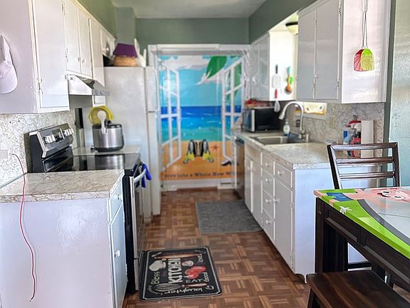 4th image of 3326 W Dengar Ave