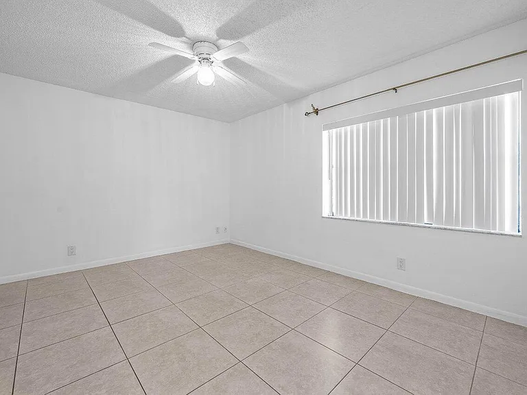 16422 Straw Way — Photo 18