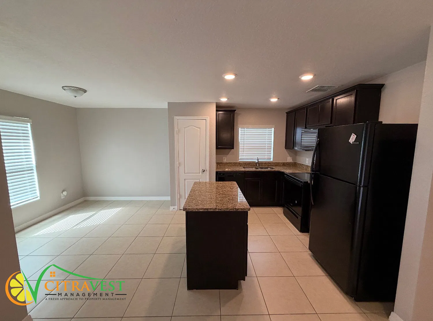 Beautiful 3 Bed/2 Bath w/ 2 Car Garage and Lanai! — Photo 3
