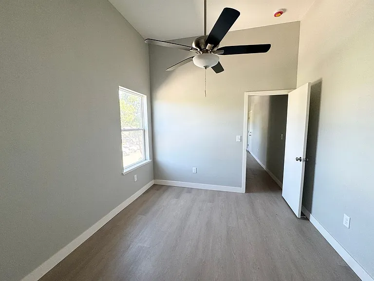123 S K St — Photo 8