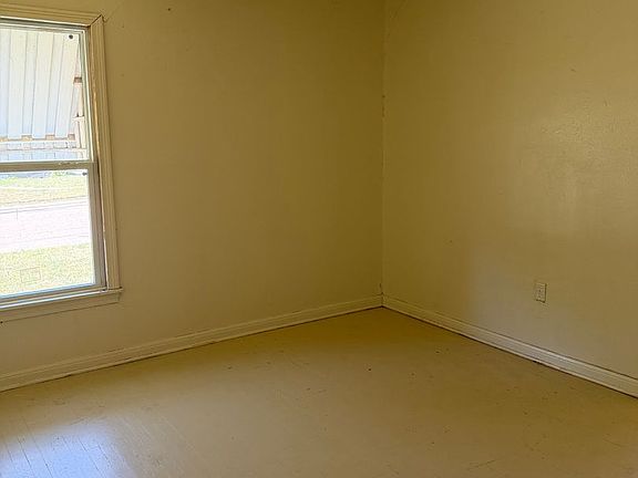 5th image of 3833 Rolando Ave