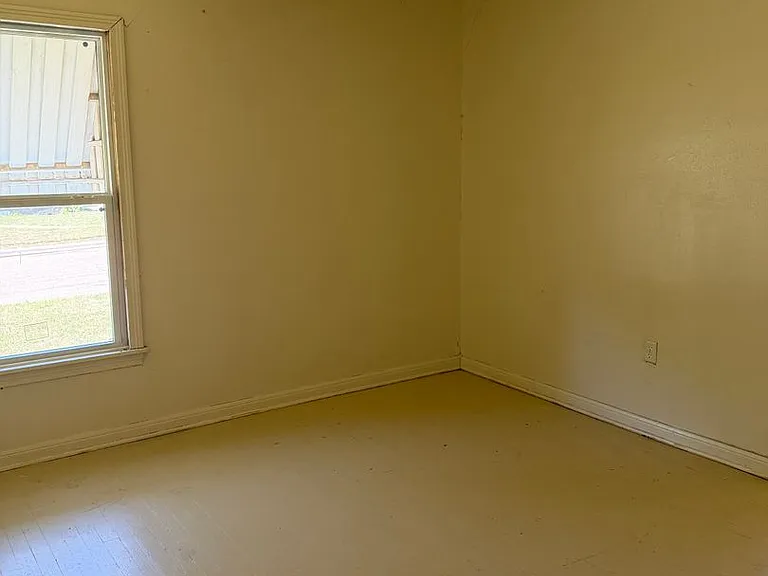 3833 Rolando Ave — Photo 5