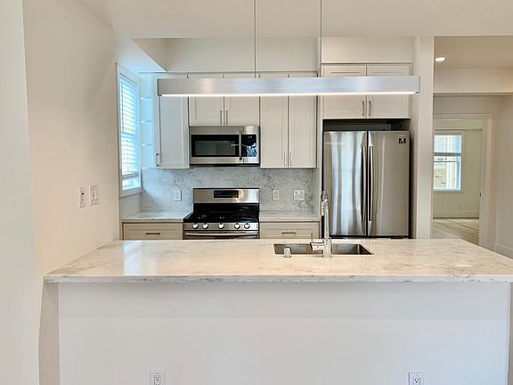 3rd image of 1740 Broadway St #503