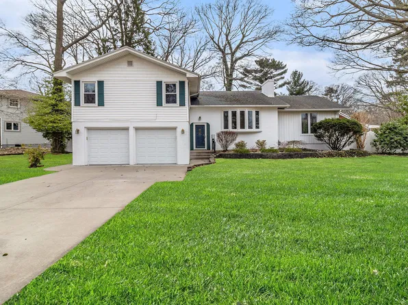 815 Plymouth Dr, Muskegon, MI 49445