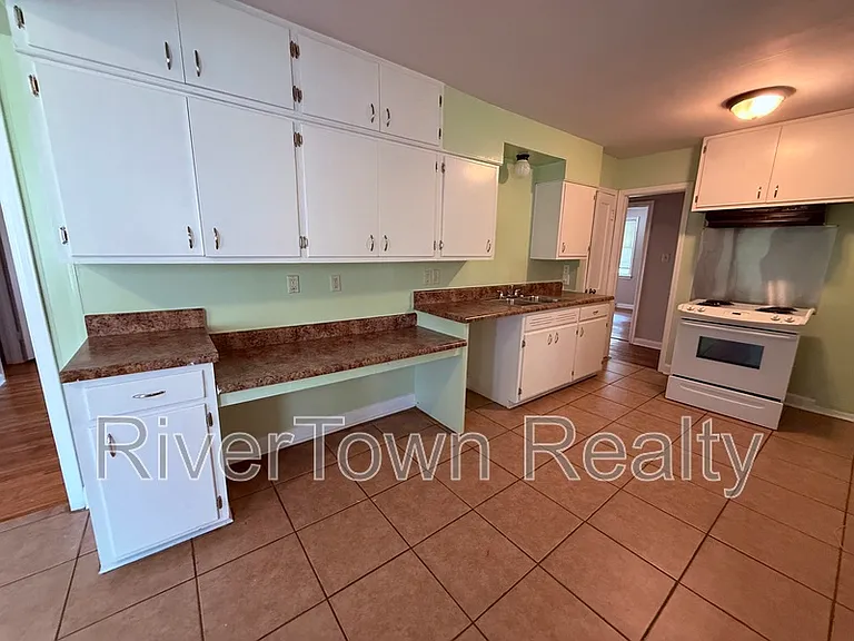 4406 Ferndale Rd — Photo 6