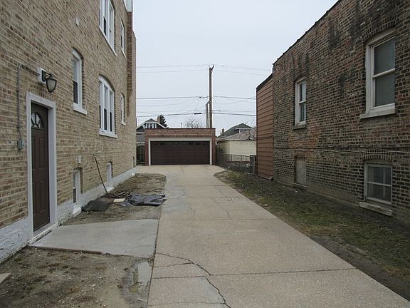 2nd image of 1827 S Central Ave