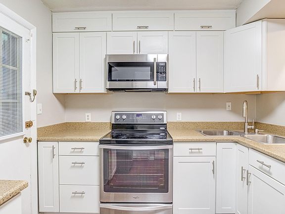 4th image of 220 Elizabeth St APT C1
