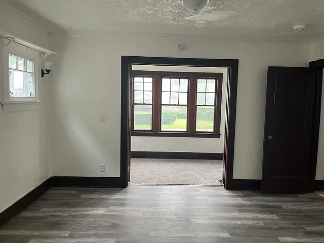 821 Bay St — Photo 6