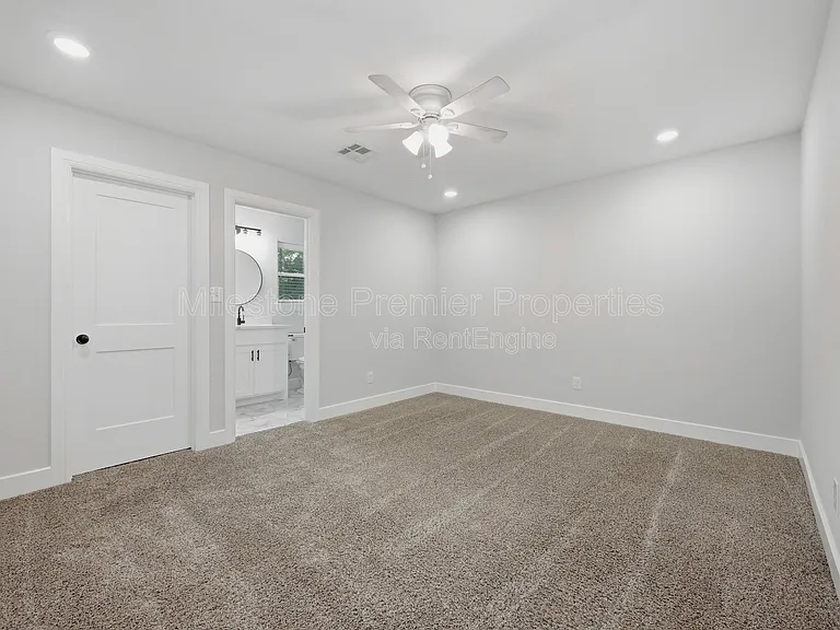 931 W Collins St — Photo 19