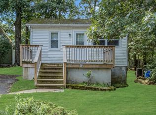 12 Rutgers Way, Hopatcong, NJ 07843