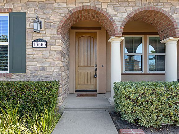3rd image of 13553 Chamise Vista Ln