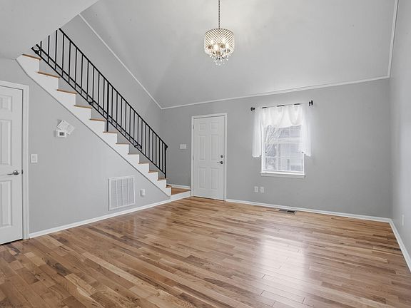 3rd image of 1117/1119 Village Ct NE